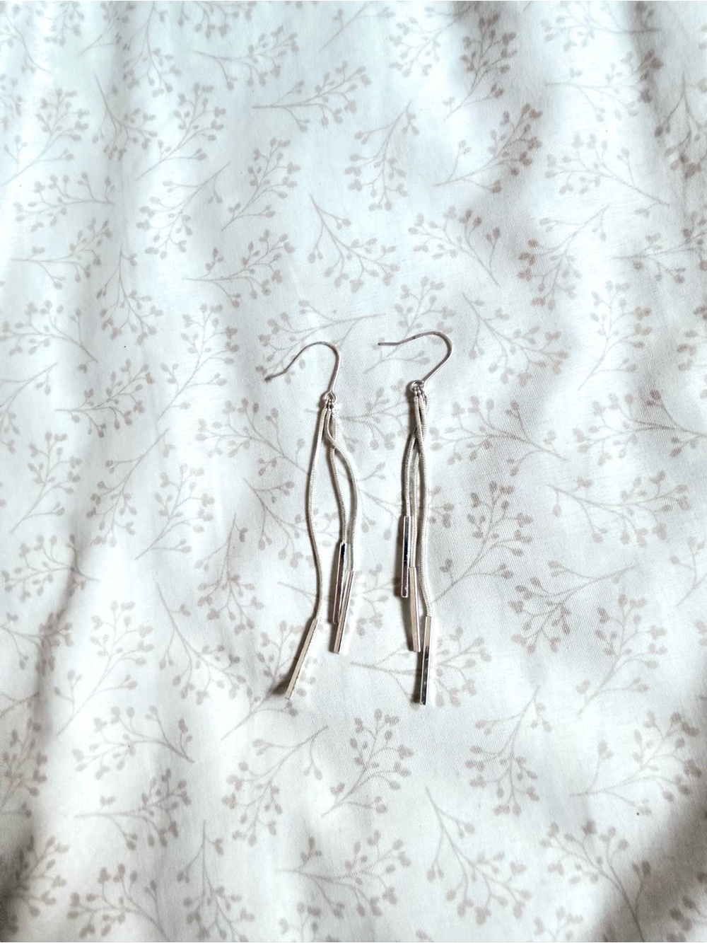 Linear Threader Drop Earrings - Silver color